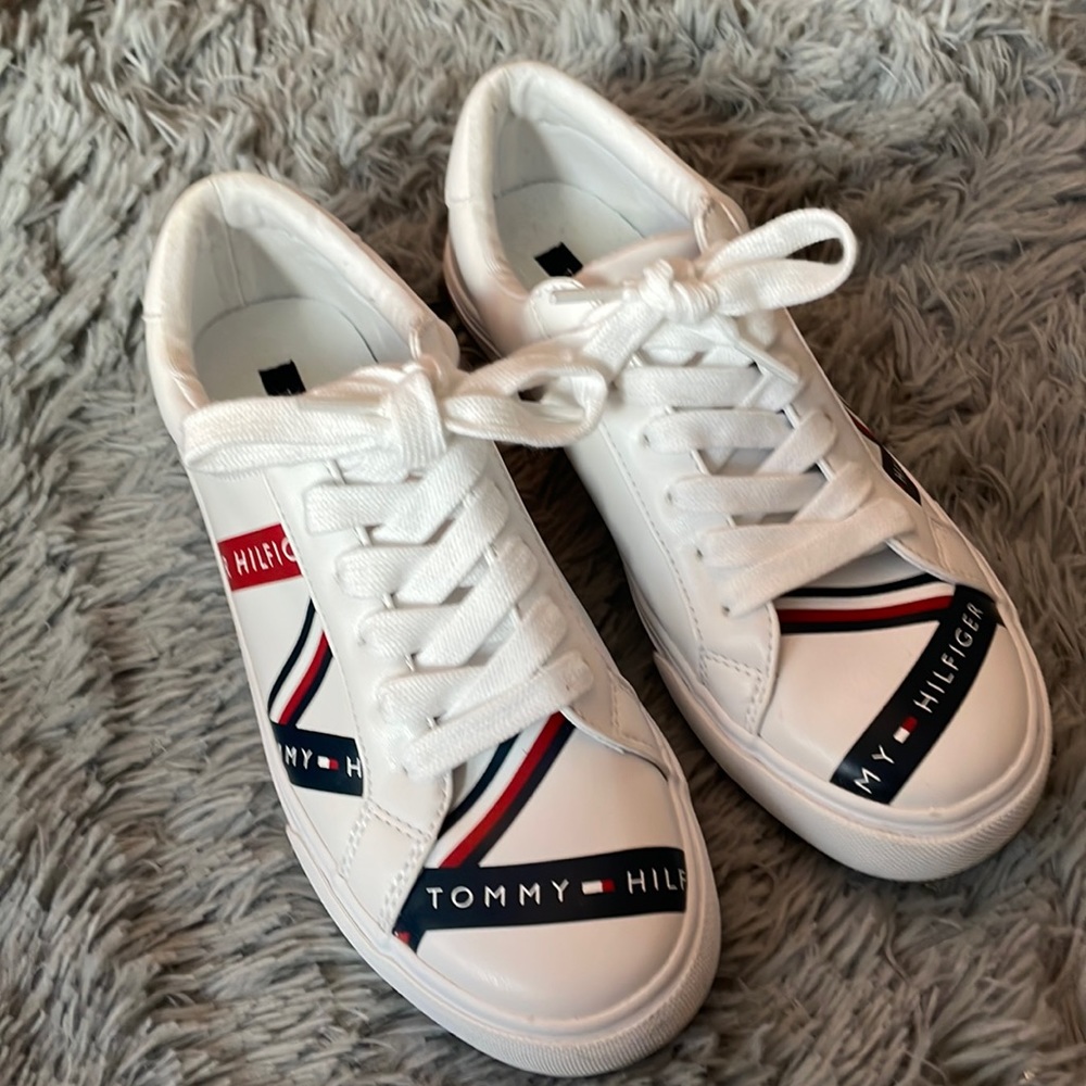 White Tommy Hilfiger Sneakers